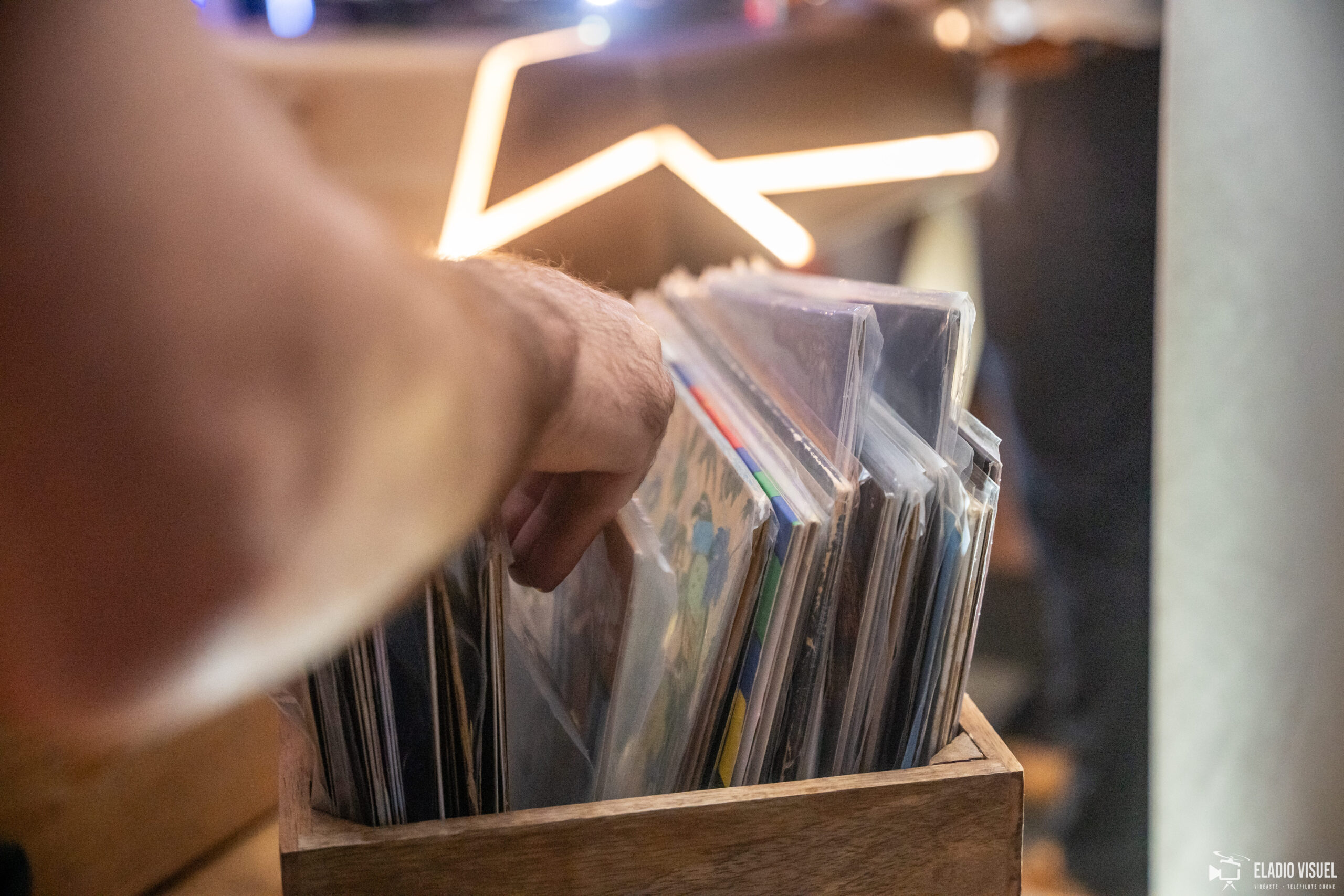 Collection de bar à vinyles pour un mariage en provence