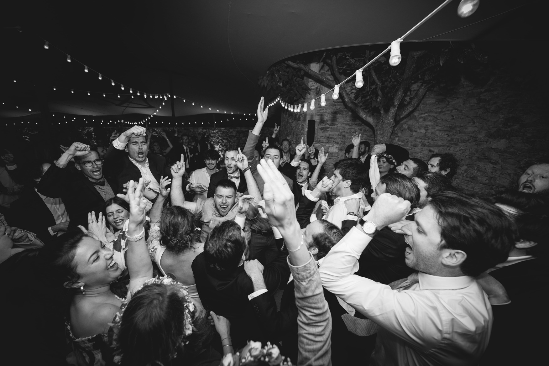 Ambiance de Folie DJ mariage haut de gamme en Provence, Gard et Vaucluse