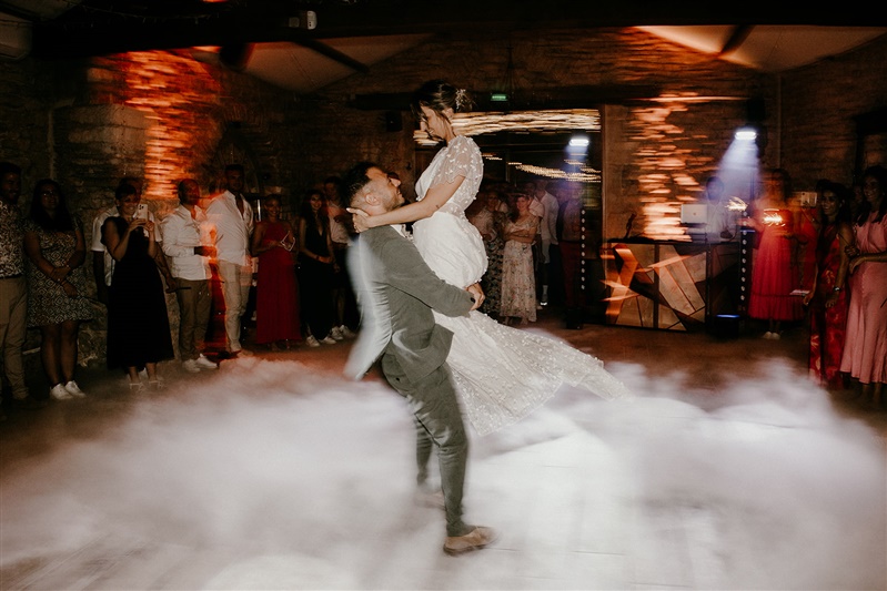 DJ mariage haut de gamme en Provence ouverture de bal fumée lourde Gard Vaucluse