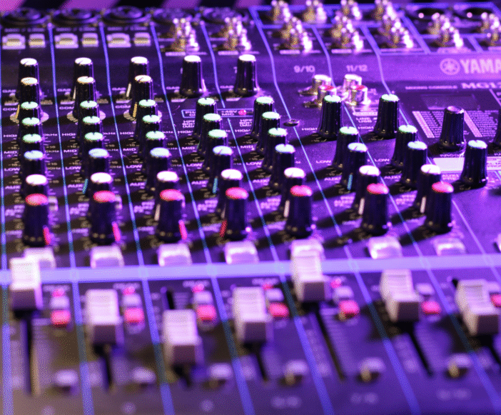 Table de mixage audio sonorisation événementielle de qualité Nîmes Avignon Uzès