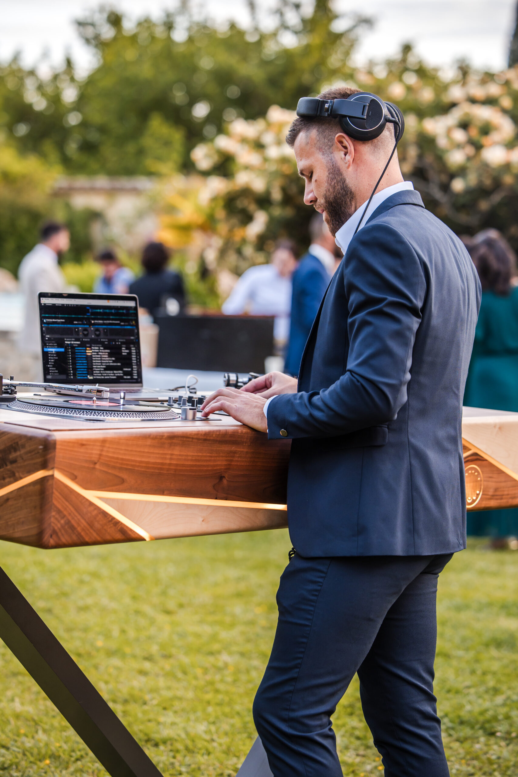 Bar à vinyles Mariage haut de gamme Gard Vaucluse