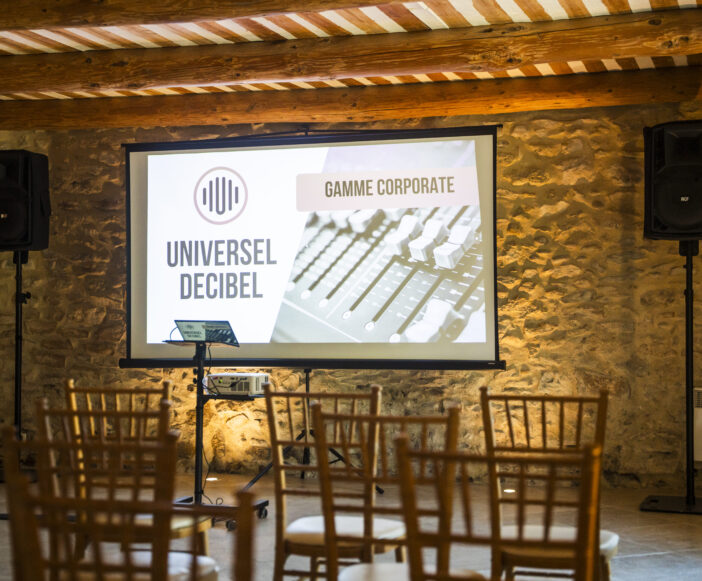 Projection vidéo sur grand écran dans un domaine sur Avignon pour un événement professionnel